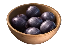 Cuenco de cebollas peladas